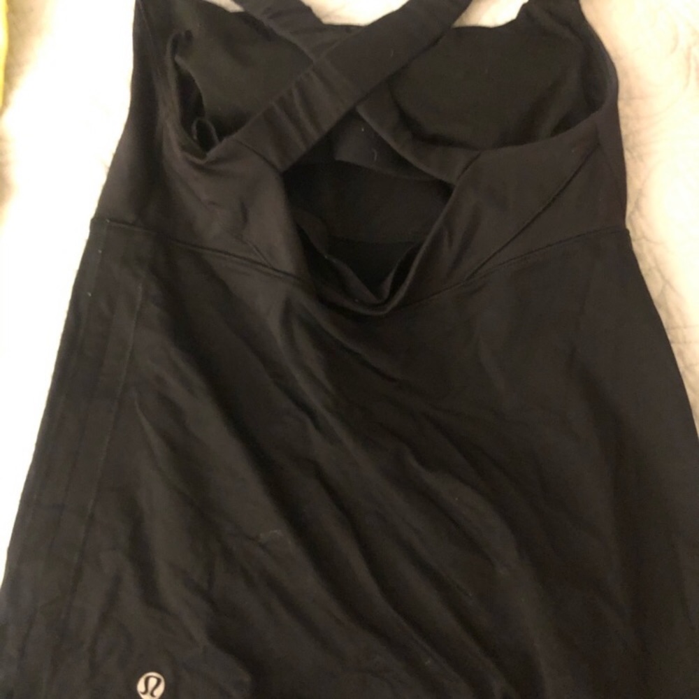 Lululemon black fitted tank